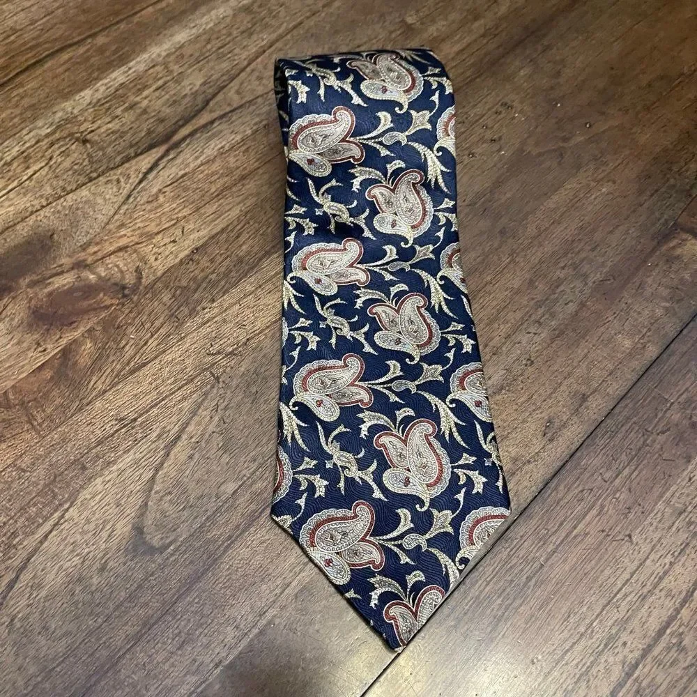 Oscar de la Renta excellent one